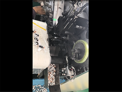 鋰離子紐扣電池A鋰離子紐扣電池正負(fù)極卷繞